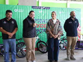 ENCABEZA CAR HERRERA POSADA NAVIDEÑA EN SAN JOAQUÍN.