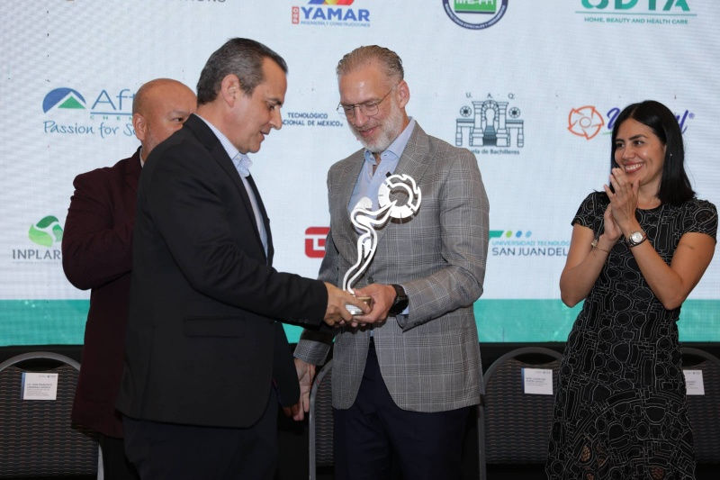 San Juan del Río recibe distintivo por buenas prácticas en sustentabilidad, ética y responsabilidad social.