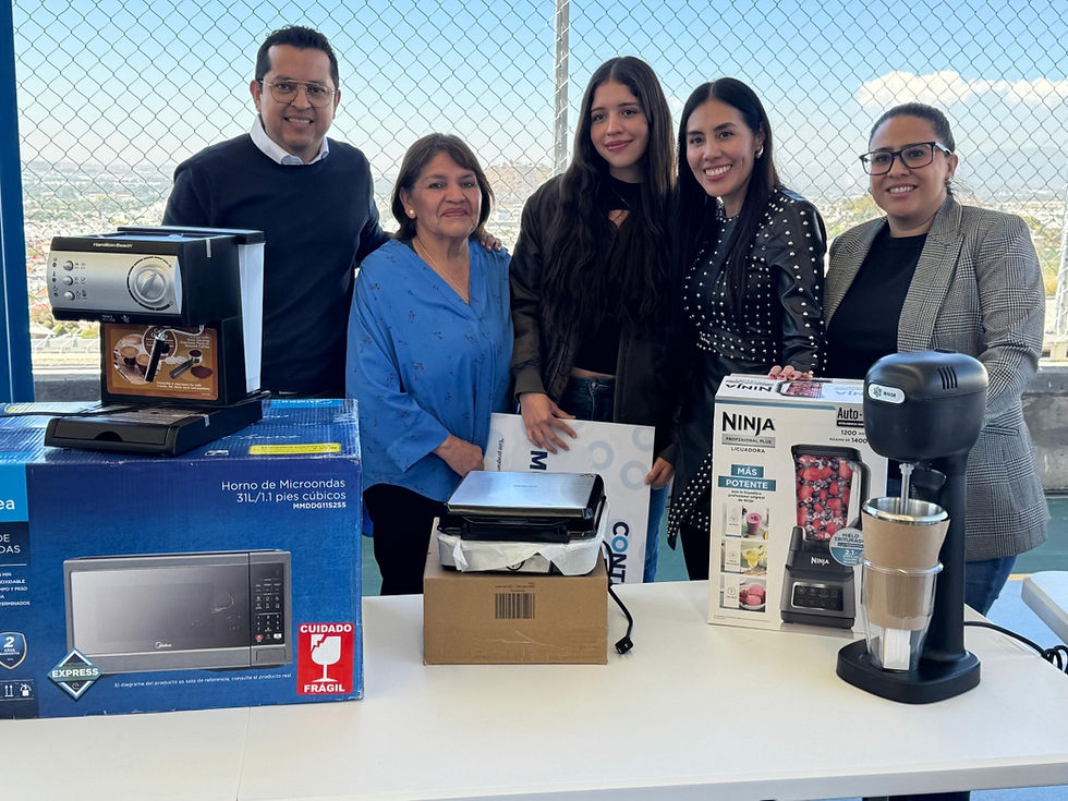 Liliana San Martín Castillo, encabezó la entrega de equipamiento a proyectos productivos encabezados por mujeres, personas adultas mayores y con discapacidad.