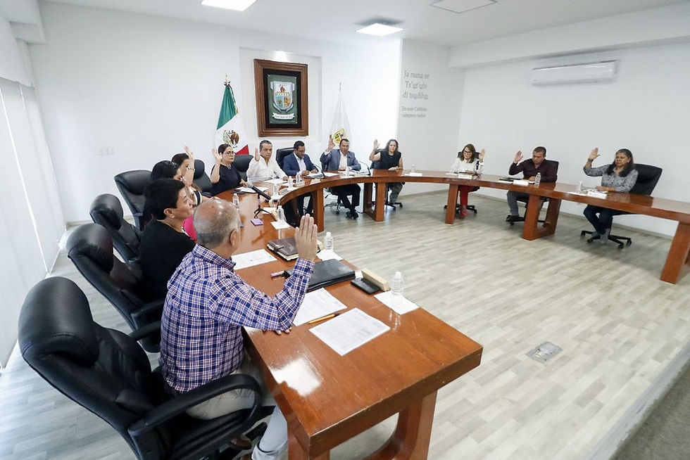 En otro punto del orden del día, las y los síndicos y regidores dieron su aval para la contratación de un segundo paquete de estudios de ingenierías con recursos provenientes de los remanentes derivados de la diferencia entre los montos programado y contratado durante los procesos de contratación de dos obras que integran el Programa Operativo Anual con Inversión Proveniente del Fondo Municipal 2023.