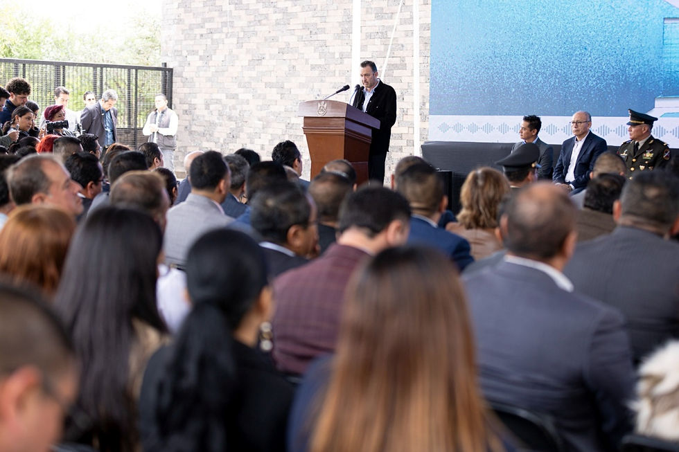 Kuri González reconoció que el trabajo de las instituciones sólidas y autónomas son las que dan sustento al Estado de Derecho y hacen de Querétaro un referente a nivel nacional. Ponderó que la colaboración con la Fiscalía General del Estado es crucial, porque, dijo, juntos estamos llevando a la justicia a todos los rincones del estado de manera eficiente y cercana.