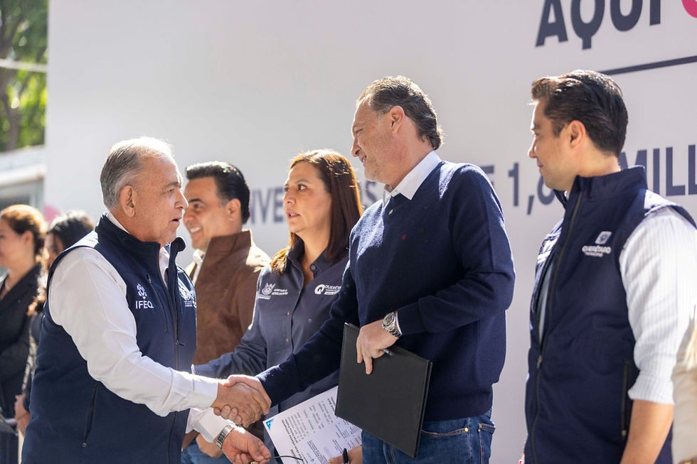GOBERNADOR ENTREGA AULAS EN PRIMARIAS DE JURICA PUEBLO.
