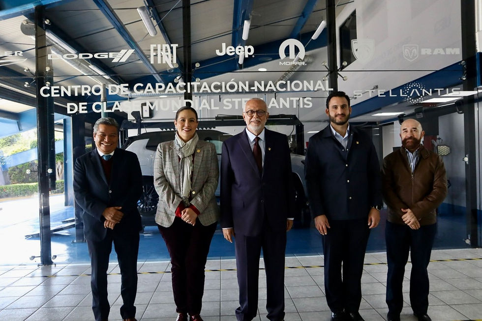 Durante su intervención, el Gobernador de Nayarit pidió el apoyo de las autoridades locales, para crear una alianza que atraiga la inversión queretana a su estado, debido a las bondades que ofrece aquella región en materia económica, artística y cultural.