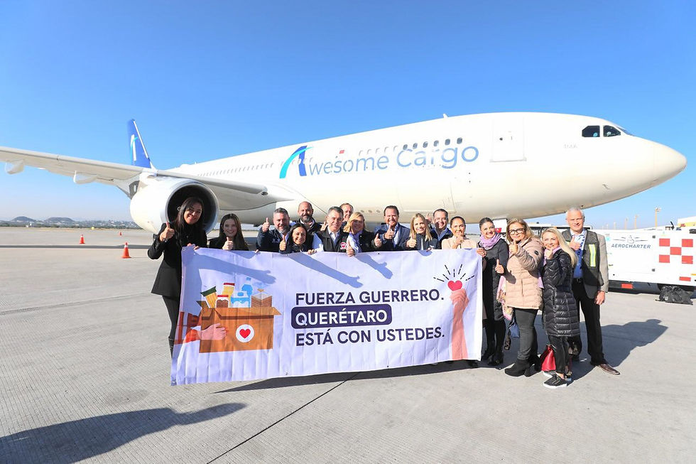 Las cajas de productos se fueron llenas de alimentos no perecederos enlatados, agua embotellada, cobijas, colchonetas, kits de higiene personal, artículos de limpieza, prendas de abrigo, papel higiénico, leche en polvo, galletas, sopas, granos en bolsa, alimento para mascotas, despensas, gel antibacterial, pañales y cajas de cereales.