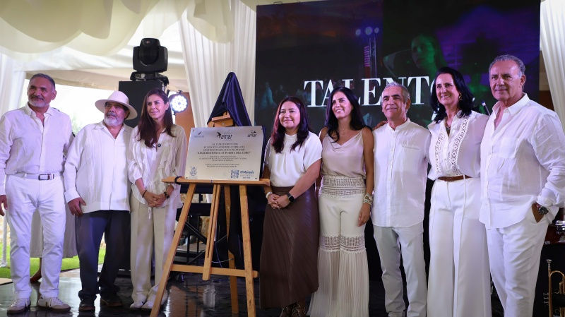 Adriana Vega Vázquez Mellado, encabezó la ceremonia de inauguración de la Fiesta de la Vendimia “Blanco y Tinto” y el inicio del proyecto para retirados "Amar".