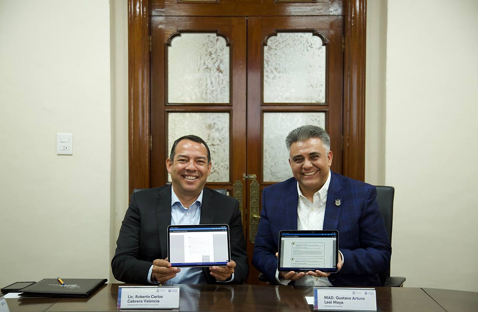 “Hoy por fin firmamos este convenio, donde nos estamos comprometiendo, cae muy bien a San Juan del Río, para ser un Mejor Gobierno ¿Qué vamos a tener? Trámites totalmente digitales" comento Roberto Cabrera.