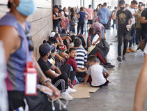 BRINDA NUEVO LEÓN AYUDA HUMANITARIA A PERSONAS MIGRANTES.