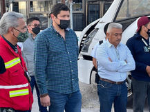 Opera con regularidad servicio de transporte público.