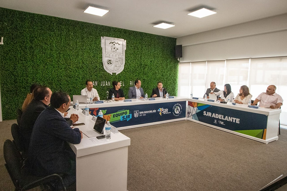 En materia de mejora regulatoria el municipio de San Juan del Río va por buen camino, dijo el presidente municipal sanjuanense, Roberto Cabrera Valencia, durante su participación en la Tercera Sesión Ordinaria del Consejo de Mejora Regulatoria, la cual contó con la presencia de la coordinadora Nacional de Estados y Municipios de la Comisión Nacional de Mejora Regulatoria (CONAMER), Marisol Prieto Avendaño.