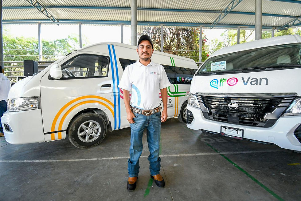 La Sierra Gorda se seguirá moviendo para crecer, afirmó el gobernador, Mauricio Kuri González, al dar el banderazo de salida al Proyecto de Modernización, Actualización y Regularización del Transporte Público en dicha región del estado, el cual consiste en la puesta en marcha de más rutas para enlazar comunidades y el servicio Qro-Ride, con el que podrán viajar hacia la capital o al interior del país.