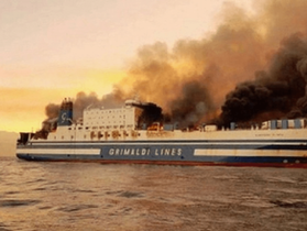 Disminuyen las esperanzas de encontrar supervivientes en ferry italiano incendiado.