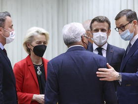 Ucrania decreta el Estado de excepción y moviliza a los reservistas.