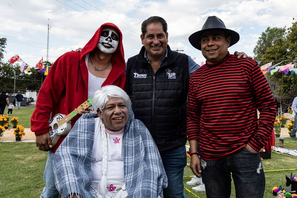 JAPAM celebró el Día de Muertos con el Concurso de Tumbas y Disfraces, donde las y los trabajadores del organismo demostraron su talento.