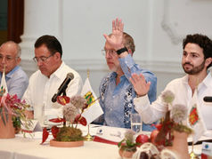 ENCABEZA MARCO DEL PRETE ASAMBLEA DE LA AMSDE EN YUCATÁN.