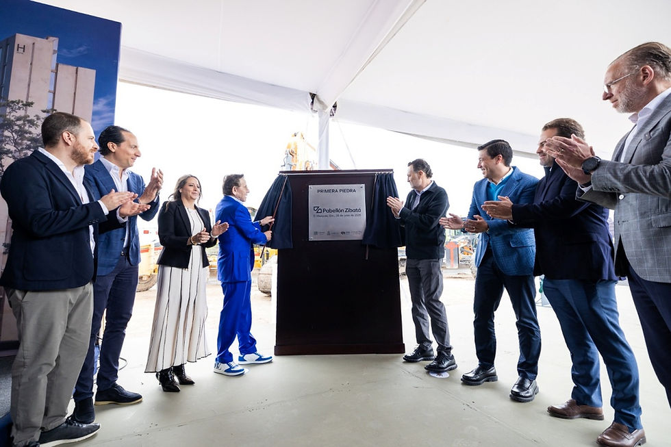 Mauricio Kuri González, estuvo presente en la colocación de la primera piedra de Pabellón Zibatá.