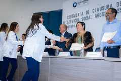 Nueva generación de salud culmina servicio social en el Hospital General.