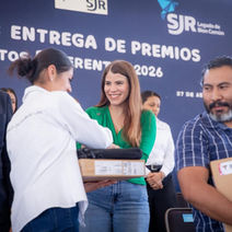 Fueron premiados por Gina Sánchez a ganadores de la Convocatoria Talento DIFerente CONALEP. 