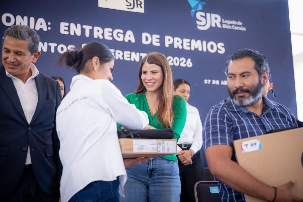 Fueron premiados por Gina Sánchez a ganadores de la Convocatoria Talento DIFerente CONALEP.