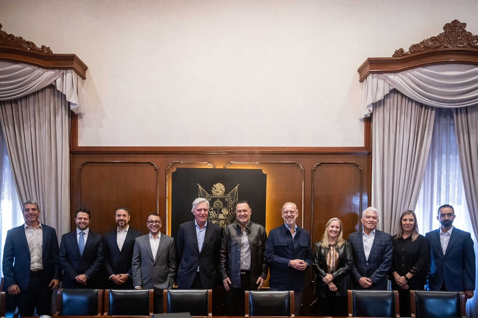 Funcionarios del gobierno y representantes de CloudHQ se reunierón para discutir temas de desarrollo sustentable y energía, encabezados por el secretario Marco Antonio Del Prete Tercero.