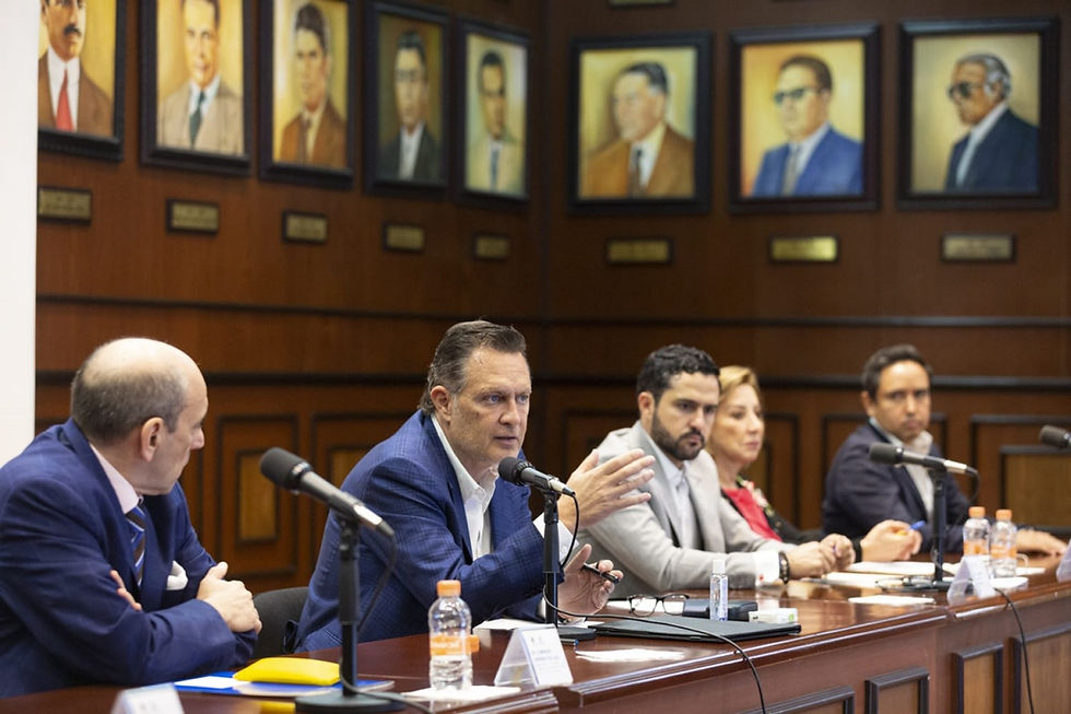 En materia de política social aspiramos a ser el mejor estado, afirmó el gobernador, Mauricio Kuri González, al atestiguar la firma de un convenio de colaboración entre representantes de la Secretaría de Desarrollo Social (SEDESOQ) y del Programa de las Naciones Unidas para el Desarrollo en México (PNUD), el cual tiene como propósito fortalecer las políticas públicas de la administración estatal y asegurar que estén alineadas con los Objetivos de Desarrollo Sostenible de la Agenda 2030.