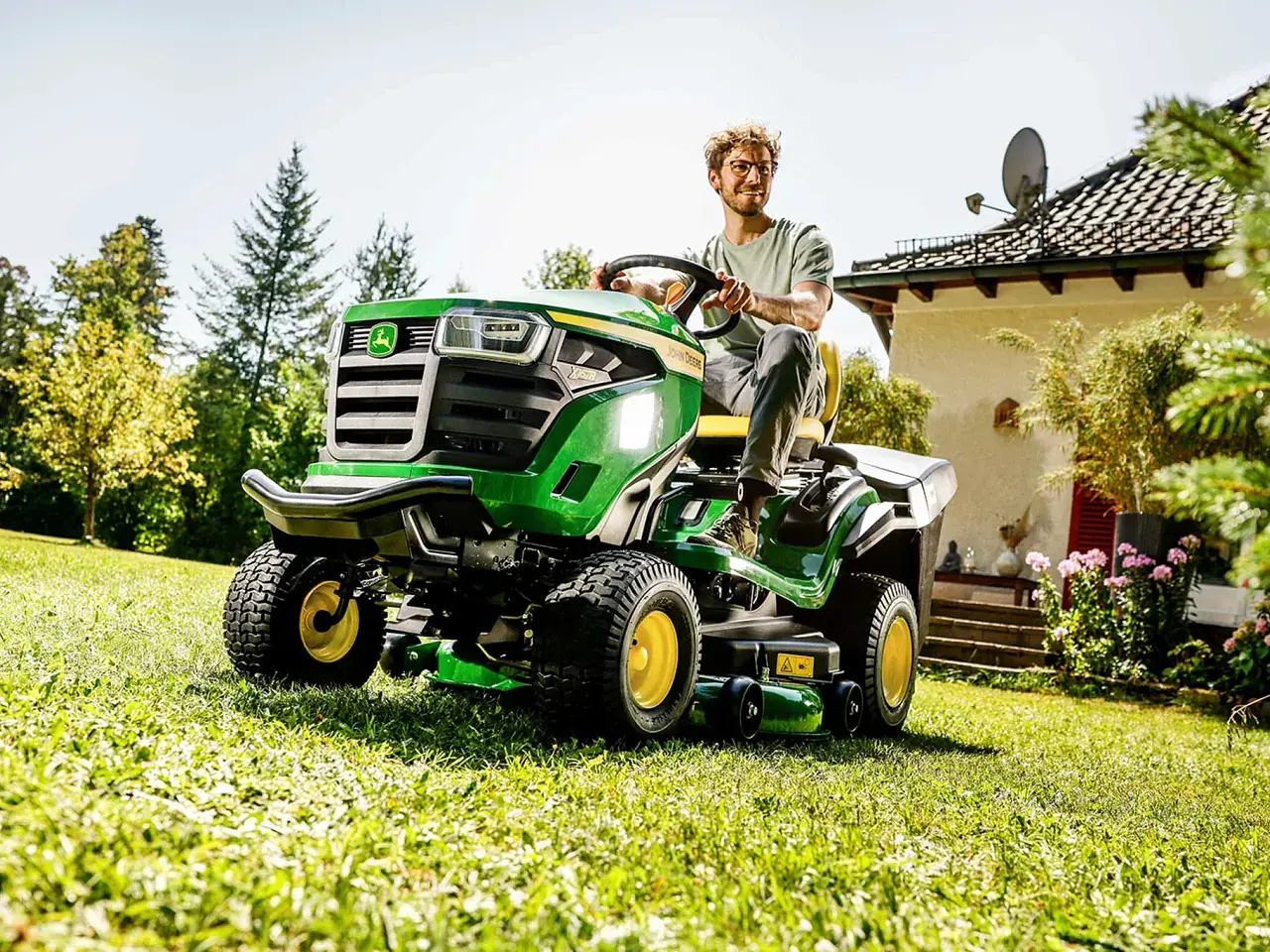 Rasentraktor X167R