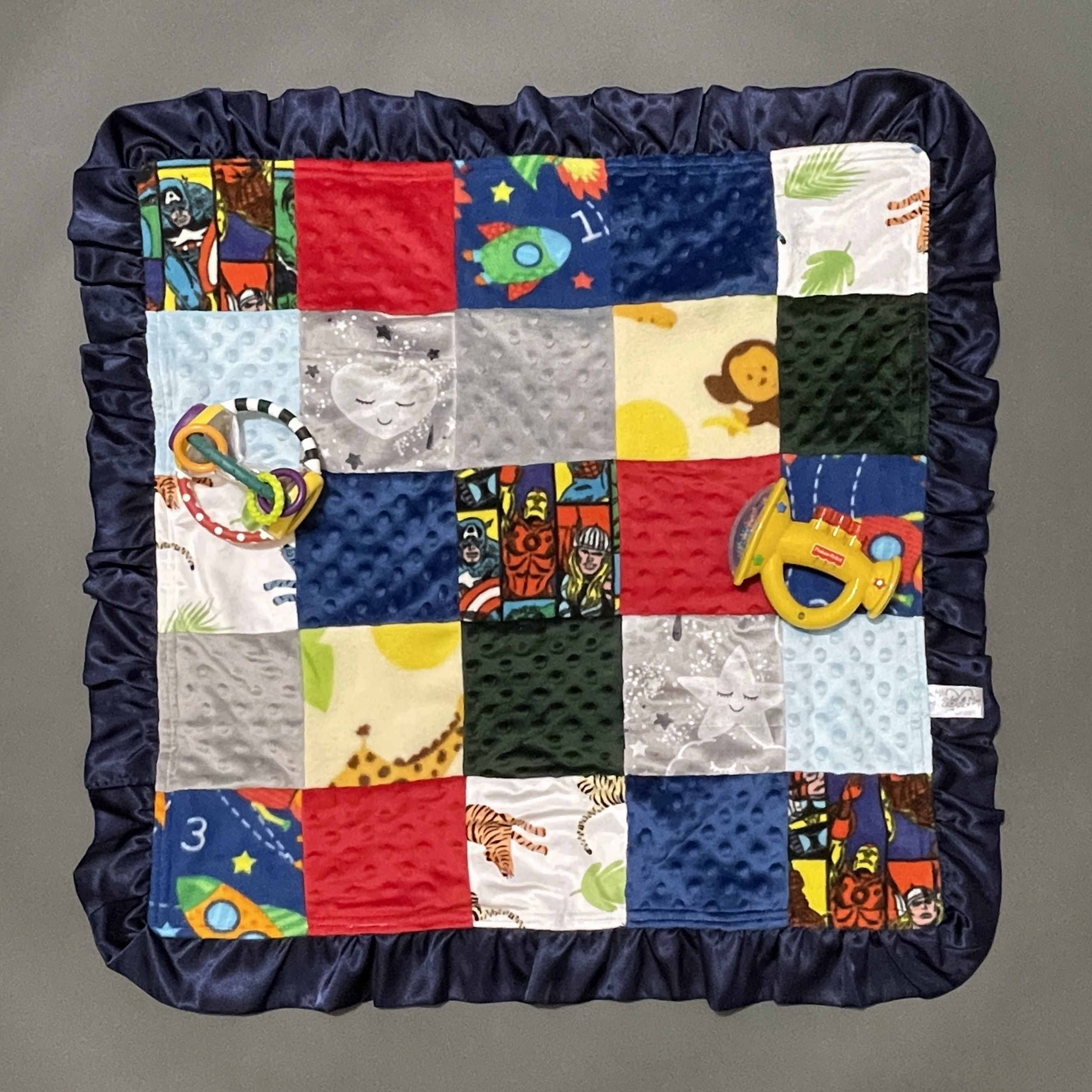 Mixed Fabrics Ruffle blanket, Blues - Quilted/Patchwork