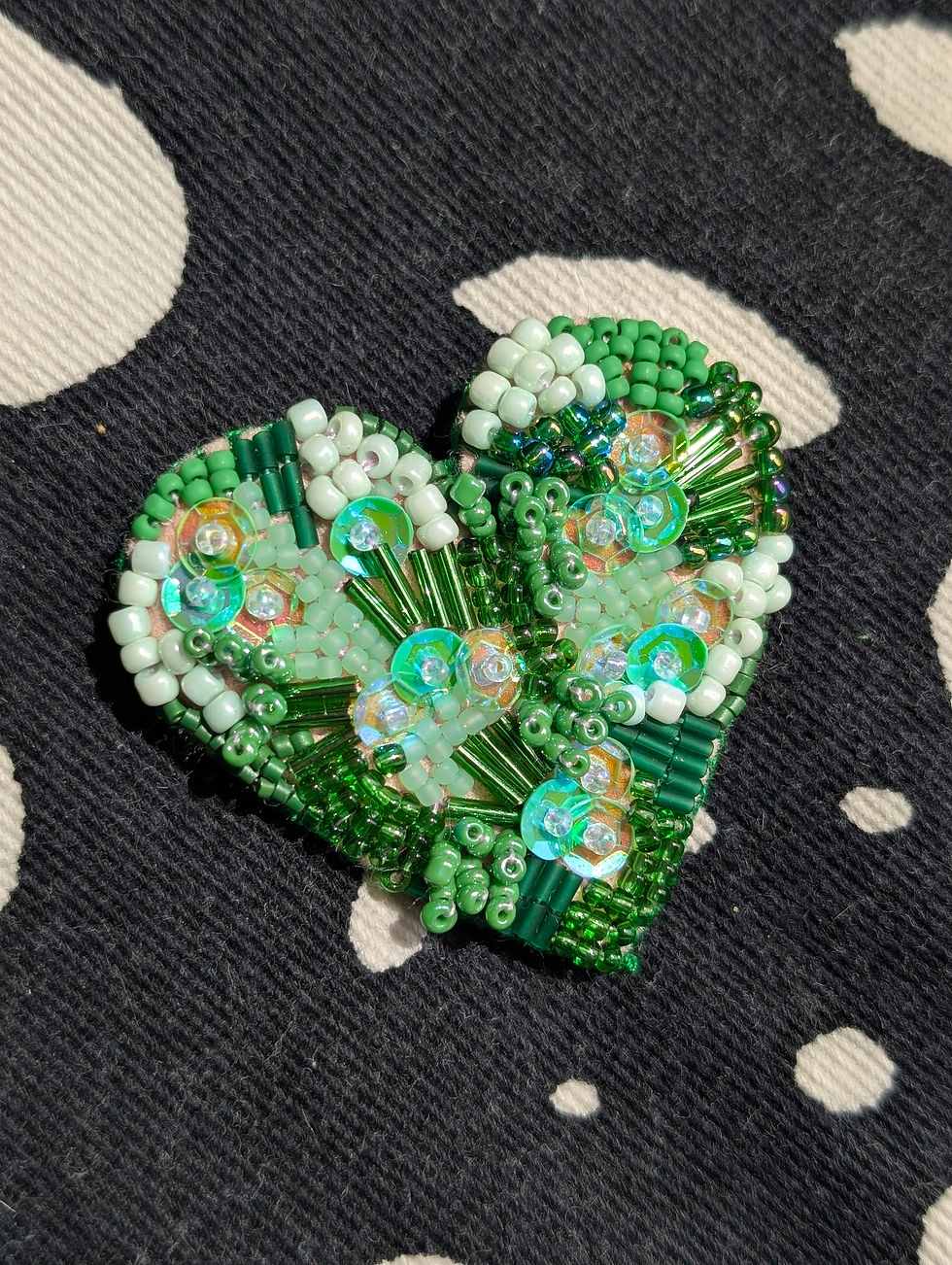 Thumbnail: Green Embellished Heart Brooch