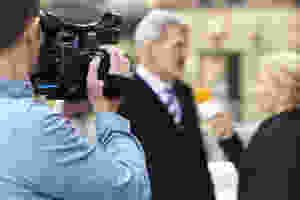 jornalista fazendo entrevista