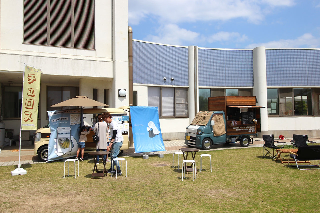 しおさい公園キッチンカー出店の様子