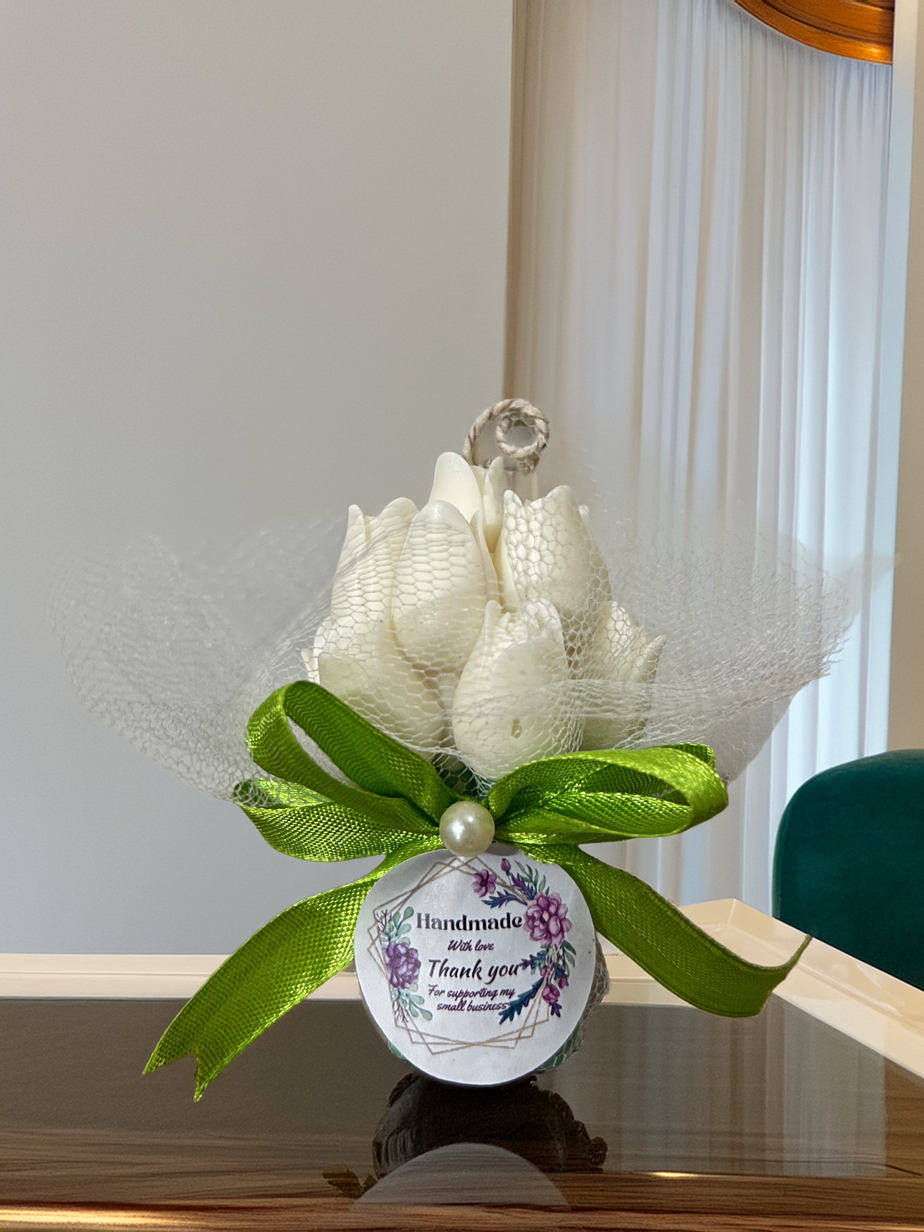 Mount Rocks Tulip Bouquet Candle
