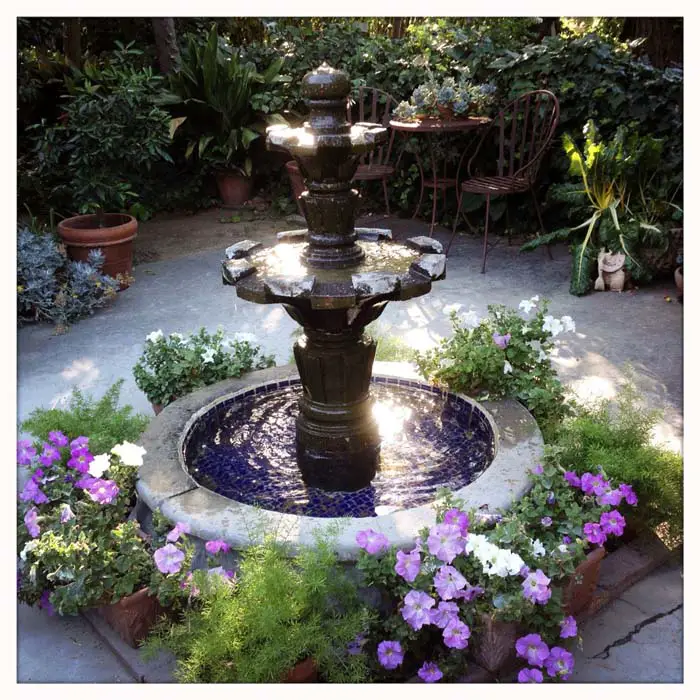 two-tier-patio-fountain-landscaping-ideas.webp