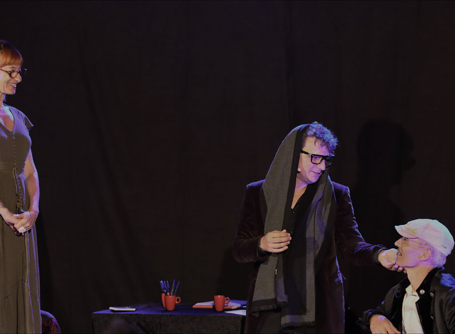 Docteur MOZZ théâtre humour magie magicien humoriste comique mentalisme spectacle oneman show seul en scène comédien artiste international