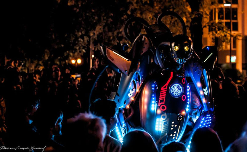 ROBOT RM3.0 COMPAGNIE MOZZ SPECTACLE INNOVATION ROBOTIQUE FUTUR INTERACTIF