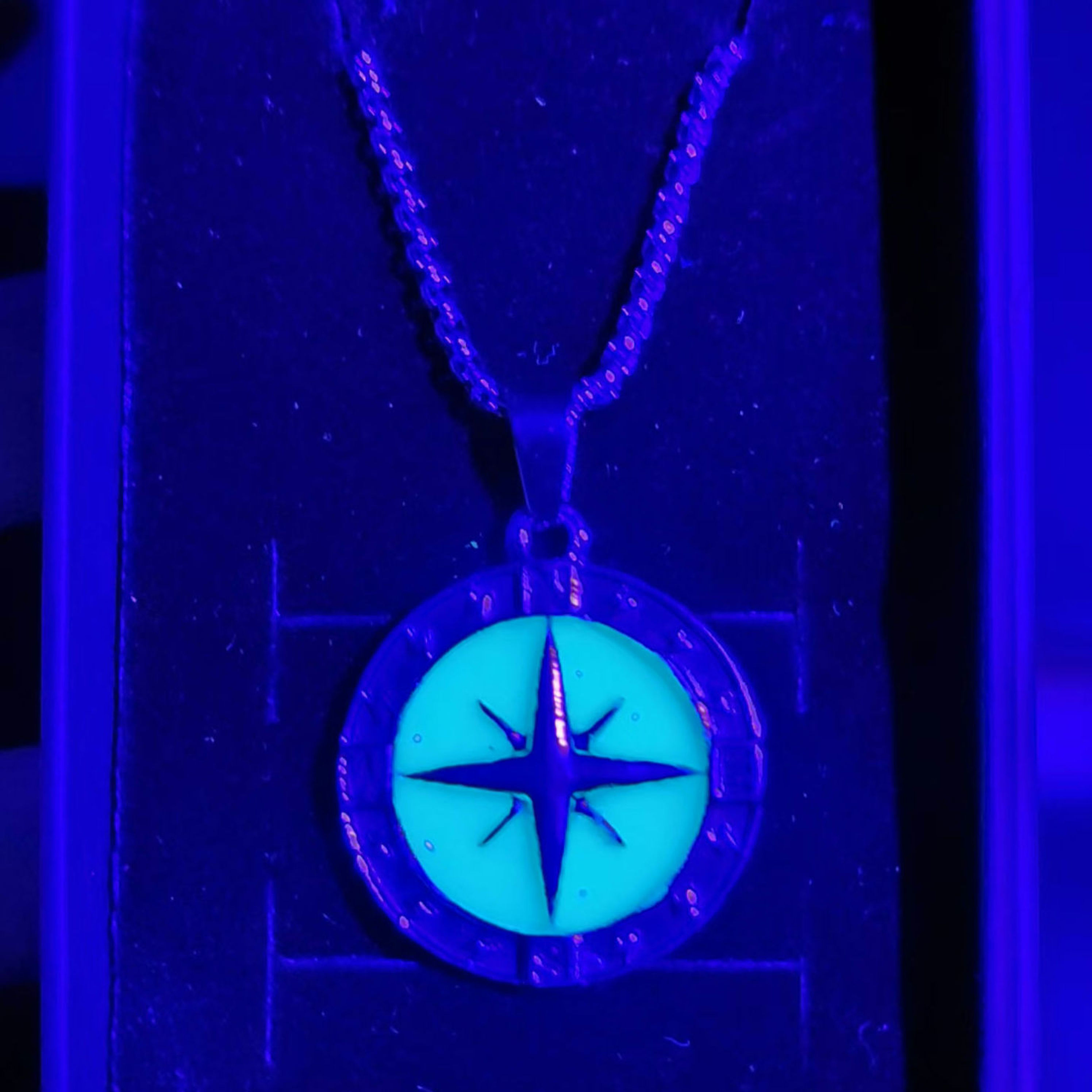 Compass  - Glow in The Dark Necklace 