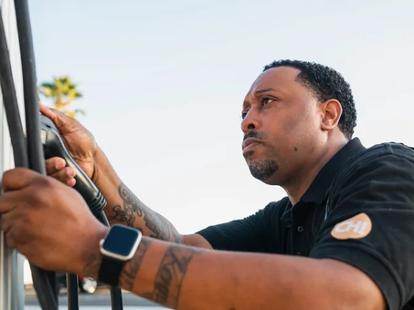 EV chargers down? ChargerHelp is training a diverse workforce to fix them - Canary Media