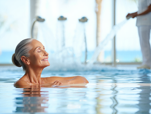 Séjour spa pour seniors : bienfaits santé et offres thalasso