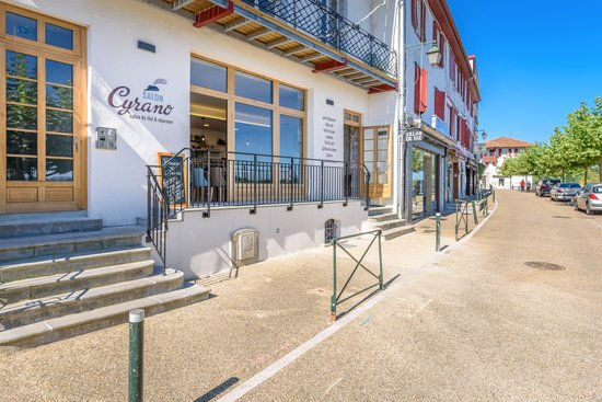salon-cyrano-17-boulevard.jpg