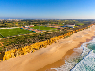 Stage de football à Albufeira : les avantages en Algarve