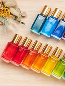 Mahodo Mimosaのカラ占い使用する12色のボトル。