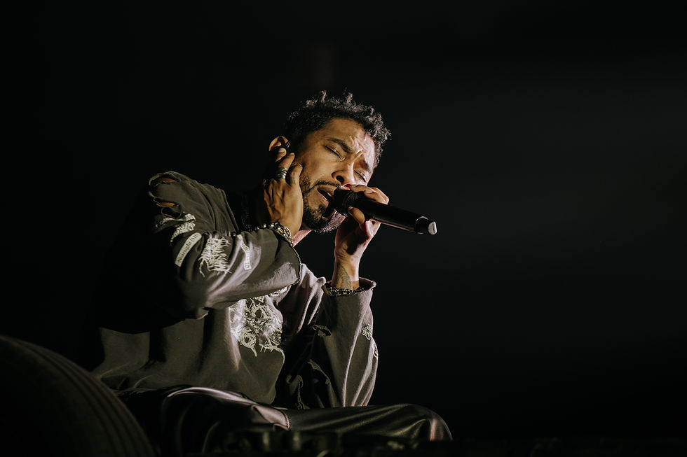 Professional arena-scale coverage of Miguel’s CAOS Tour performance in Vancouver. Shot on-site at UBC Doug Mitchell Thunderbird Sports Centre.Professional arena-scale coverage of Miguel’s CAOS Tour performance in Vancouver. Shot on-site at UBC Doug Mitchell Thunderbird Sports Centre.Professional arena-scale coverage of Miguel’s CAOS Tour performance in Vancouver. Shot on-site at UBC Doug Mitchell Thunderbird Sports Centre.