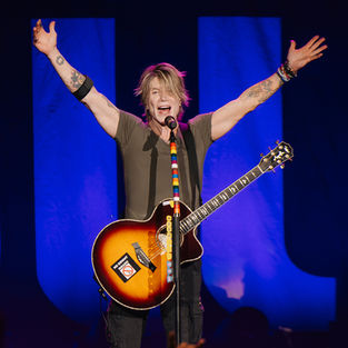 John Rzeznik performing live during the Goo Goo Dolls Abbotsford concert at Rogers Forum.