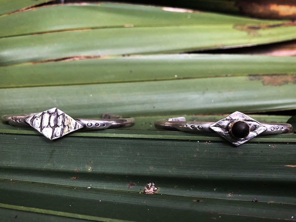 Thumbnail: The Alligator Bangle
