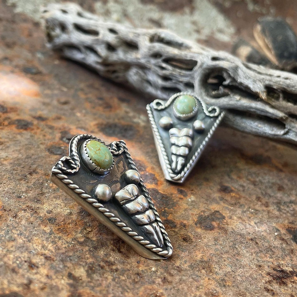 Thumbnail: The Rattler Jacket Collar Tips