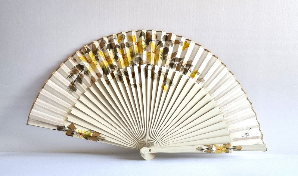 Dallas Vorderseite — Holz elfenbeinfarben lackiert, Stoff elfenbein, florales Motiv handbemalt, Goldakzente.