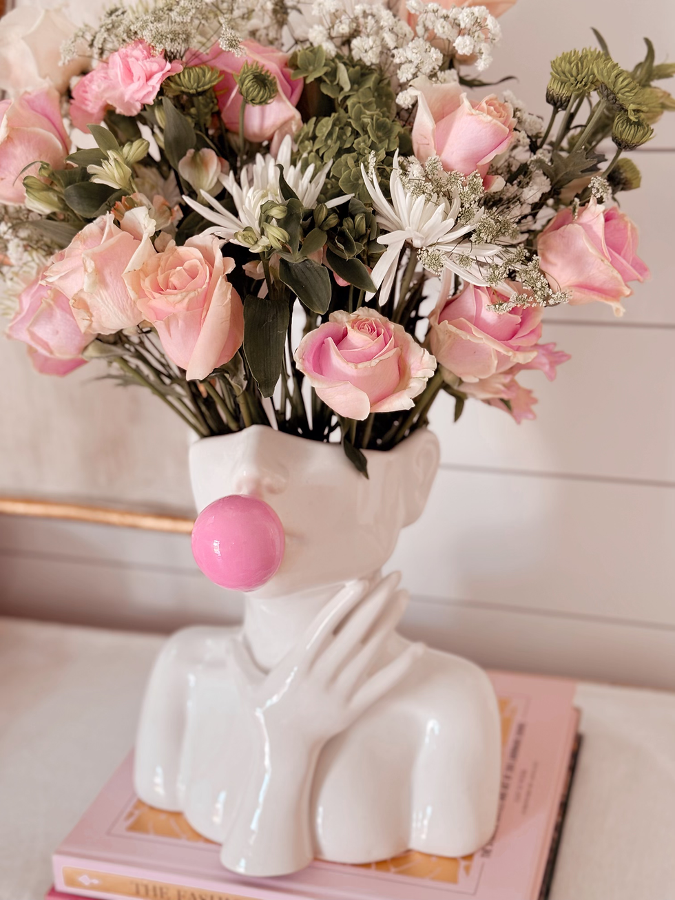 Miniatura: White bust planter with hand 