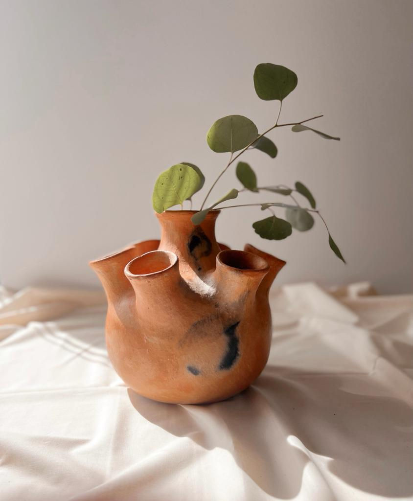 Thumbnail: Clay jar with 6 mouths