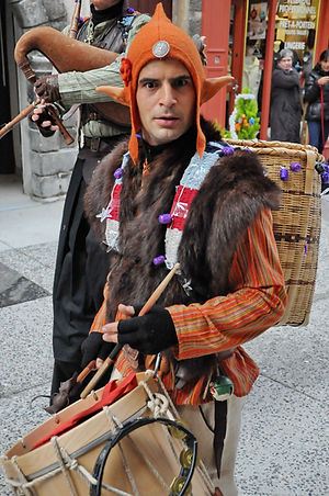 animation de Noël, musicien, spectacle de rue, musique de rue, percussions