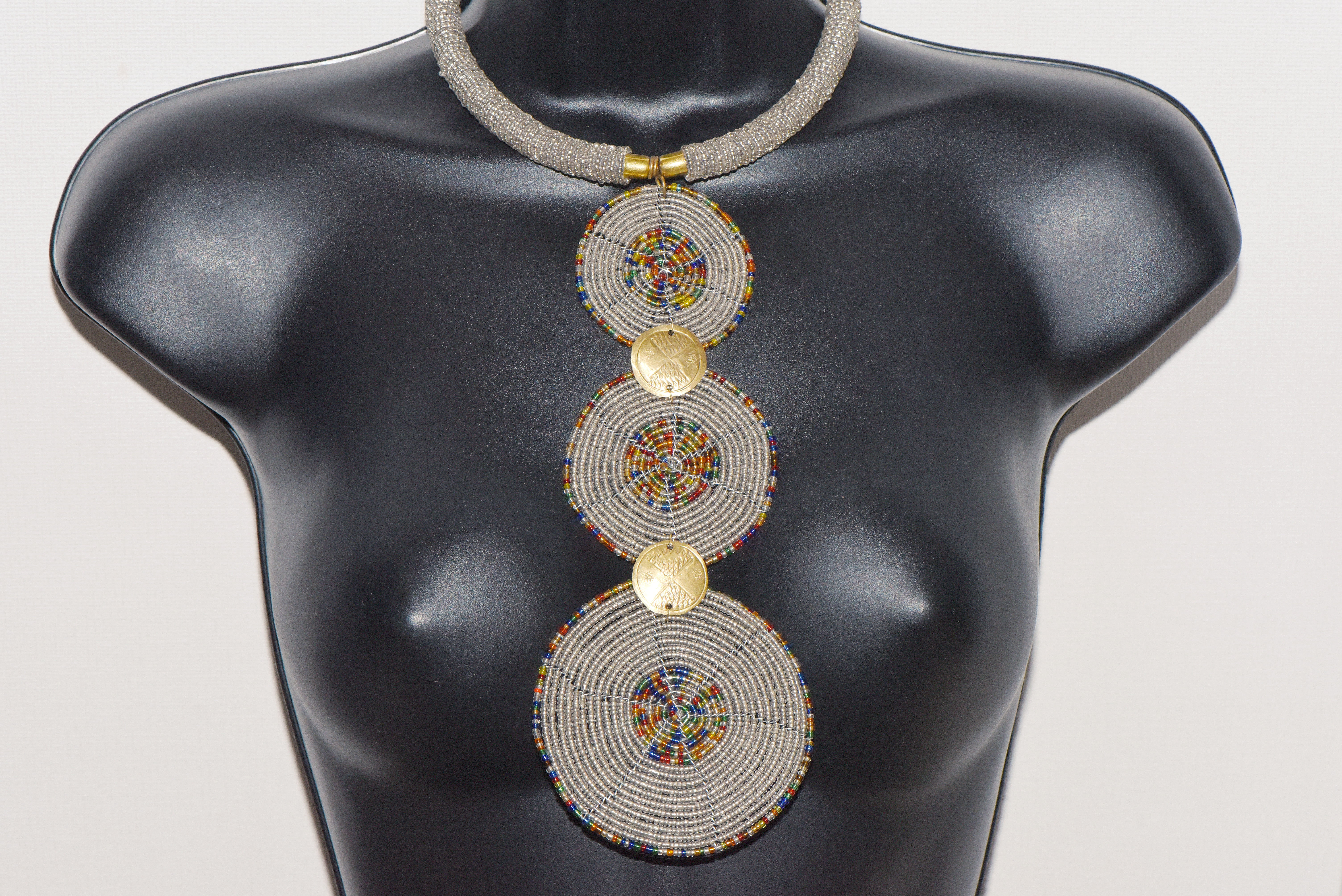 Collier africain " Accra " (gris)