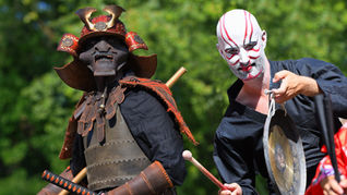 Show Japon : Arts du cirque et percussions japonaises. Spectacle de rue/salle sur les traditions samouraï pour animation asiatique