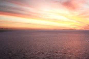 sunset over a beach in Hawaii during an ash scattering Hawaii